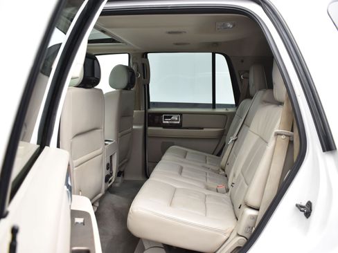 Used 2014 Lincoln Navigator 2WD image 10