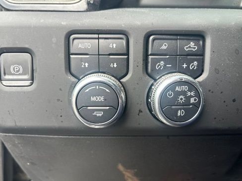 Used 2024 GMC Sierra 1500 AT4 w/ Technology Package AWD/4WD image 13
