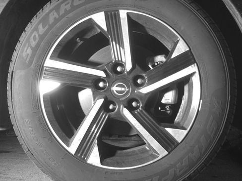 Used 2025 Nissan Sentra SV FWD image 16