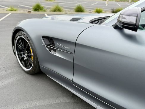 Used 2018 Mercedes-Benz AMG GT R image 24