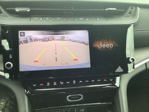 New 2026 Jeep Grand Cherokee L Limited w/ Limited Altitude Package image 18