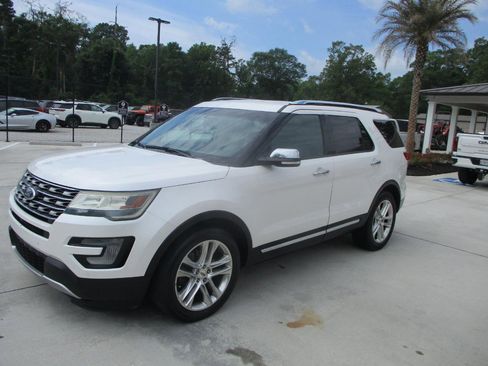 Used 2016 Ford Explorer Limited image 11