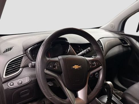 Used 2018 Chevrolet Trax LT w/ LT Convenience Package AWD/4WD image 6