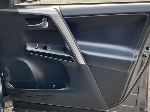 Used 2018 Toyota RAV4 Limited image 22