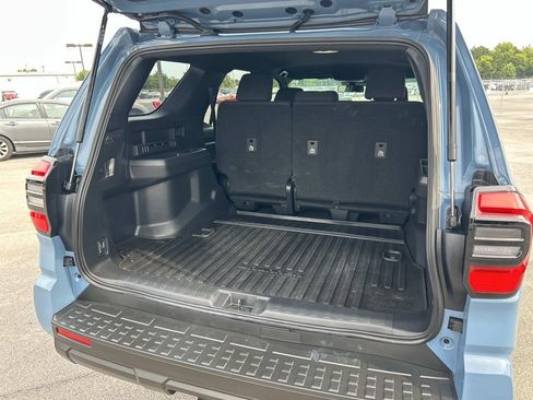 Used 2025 Toyota 4Runner SR5 AWD/4WD image 14
