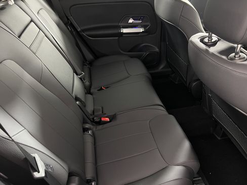 New 2025 Mercedes-Benz GLB 250 4MATIC image 23