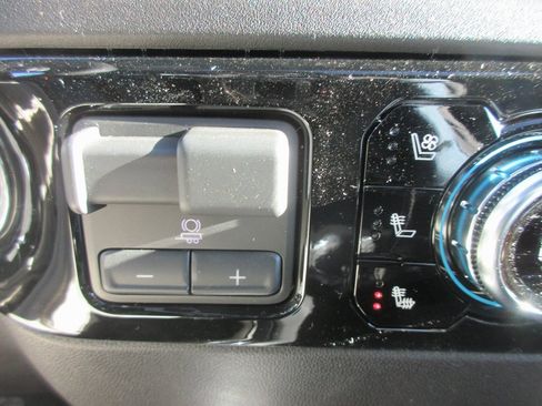 New 2026 GMC Sierra 3500 SLT w/ SLT Premium Package image 21