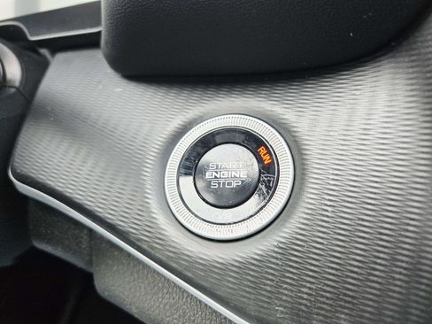 Used 2024 Jeep Grand Cherokee Laredo image 32