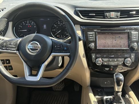 Used 2019 Nissan Rogue SL w/ Premium Package AWD/4WD image 3