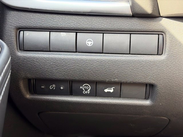 Used 2024 Nissan Rogue SV w/ SV Premium Package FWD image 31
