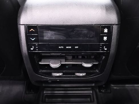 Used 2021 Jeep Grand Cherokee L Limited AWD/4WD image 15