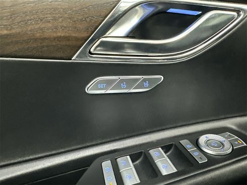 Used 2024 Genesis GV80 2.5T image 12