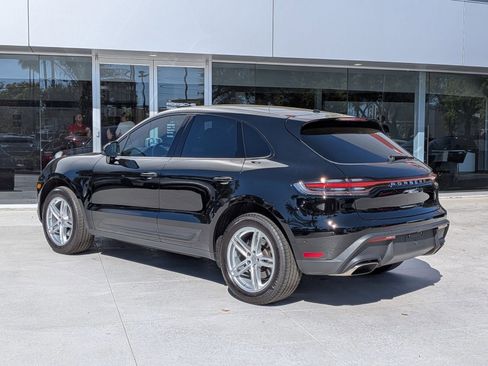 Certified 2023 Porsche Macan image 3