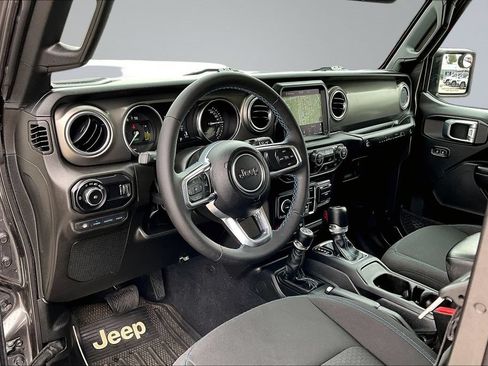 Used 2023 Jeep Wrangler Unlimited Rubicon 4xe AWD/4WD image 4