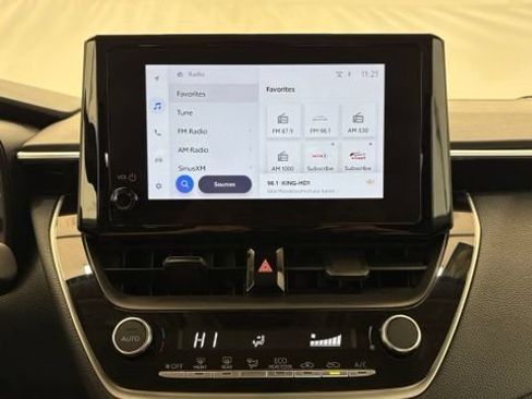 Used 2024 Toyota Corolla LE FWD image 35