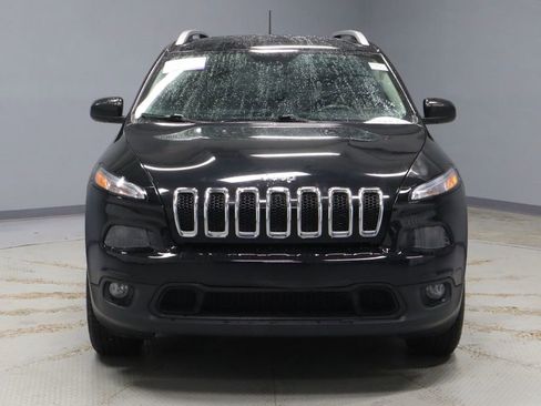 Used 2017 Jeep Cherokee Latitude w/ Comfort/Convenience Group AWD/4WD image 5