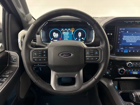 Used 2023 Ford F150 Lariat w/ Trailer Tow Package image 17