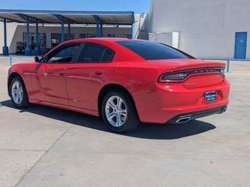 Used 2022 Dodge Charger SXT RWD image 3