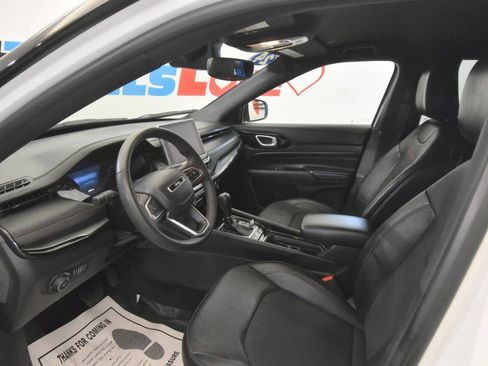 Used 2024 Jeep Compass Trailhawk AWD/4WD image 14