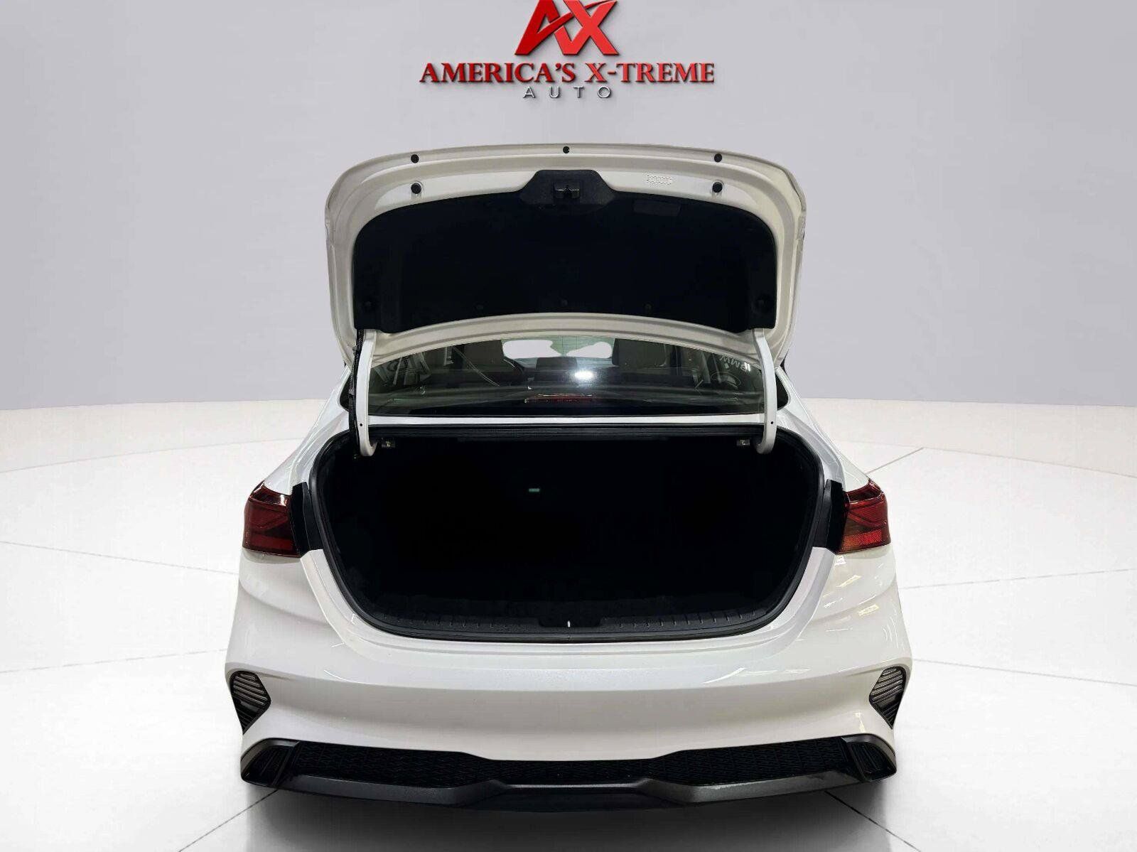 Used 2024 Kia Forte LXS FWD image 16