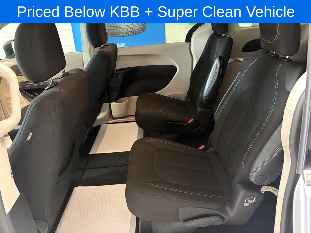 Used 2023 Chrysler Voyager LX FWD image 16