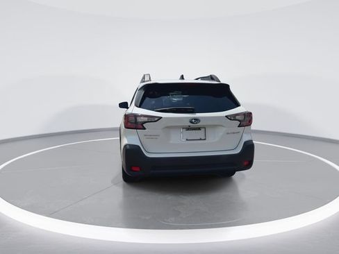 Used 2023 Subaru Outback Premium AWD/4WD image 7