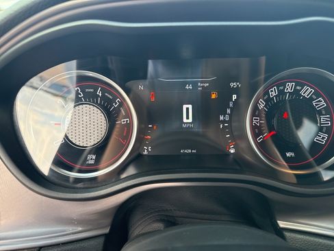 Used 2023 Dodge Challenger SXT image 7