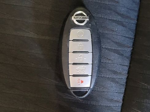 Used 2019 Nissan Rogue SV FWD image 32