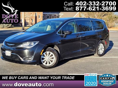Used 2018 Chrysler Pacifica Touring Plus image 1