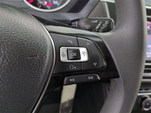 Used 2018 Volkswagen Tiguan S image 22