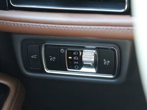 Used 2024 Lincoln Aviator Reserve w/ Elements Package Plus AWD/4WD image 22