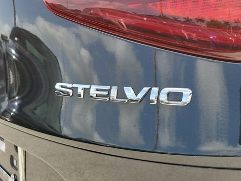Used 2023 Alfa Romeo Stelvio Sprint RWD image 10