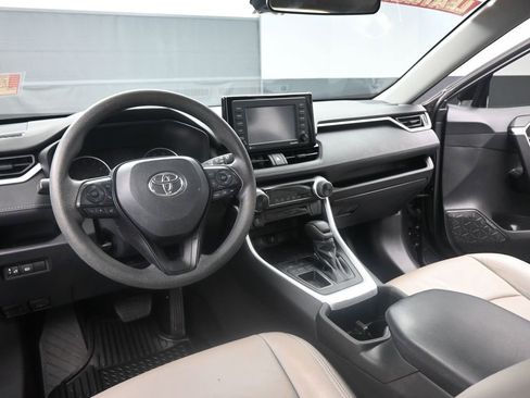 Used 2022 Toyota RAV4 LE image 14