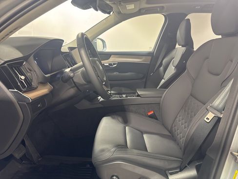Used 2026 Volvo XC90 B6 Plus w/ Protection Package Premier image 19