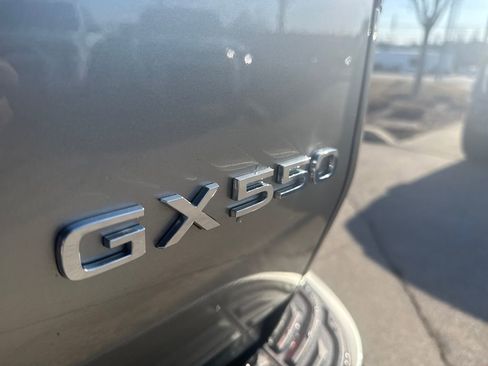 Used 2024 Lexus GX 550 w/ Accessory Package (2T) AWD/4WD image 43