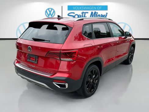 Used 2023 Volkswagen Taos SE image 7