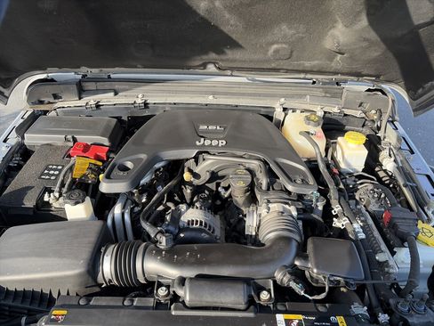 Used 2021 Jeep Gladiator Rubicon AWD/4WD image 27