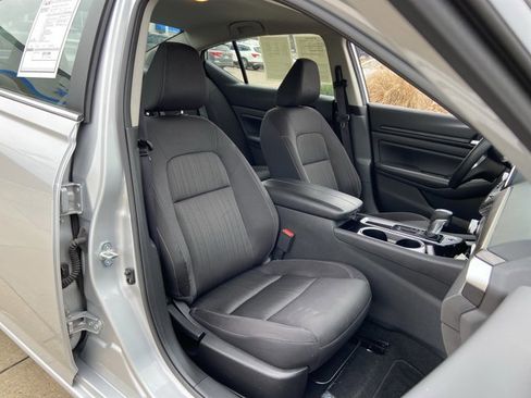 Used 2024 Nissan Altima 2.5 SV image 19