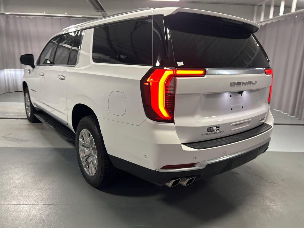Used 2025 GMC Yukon XL Denali AWD/4WD image 5