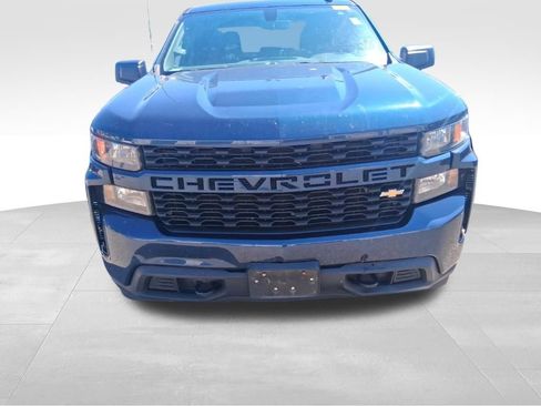 Used 2020 Chevrolet Silverado 1500 Custom w/ Custom Value Package RWD image 2