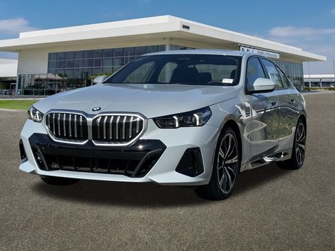 New 2026 BMW 530i xDrive w/ M Sport Package image 4