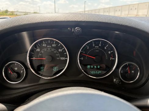 Used 2016 Jeep Wrangler Unlimited Sport w/ Connectivity Group AWD/4WD image 11