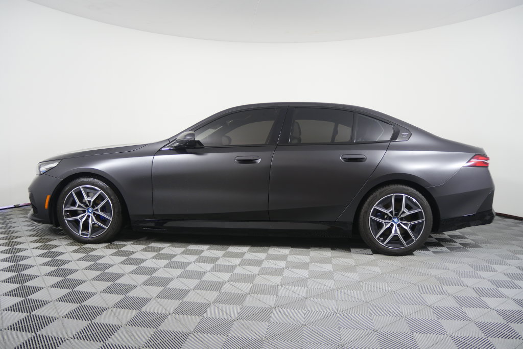 Certified 2024 BMW i5 eDrive40i w/ Executive Package RWD image 7