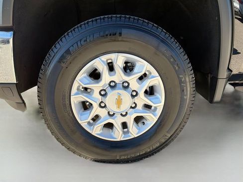 Used 2024 Chevrolet Silverado 2500 LTZ image 38