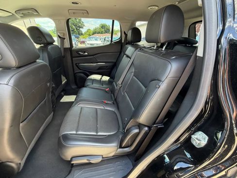 Used 2023 GMC Acadia SLT AWD/4WD image 25