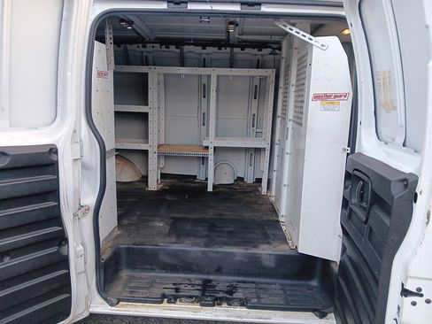 Used 2021 GMC Savana 2500 w/ Driver Convenience Package RWD image 10