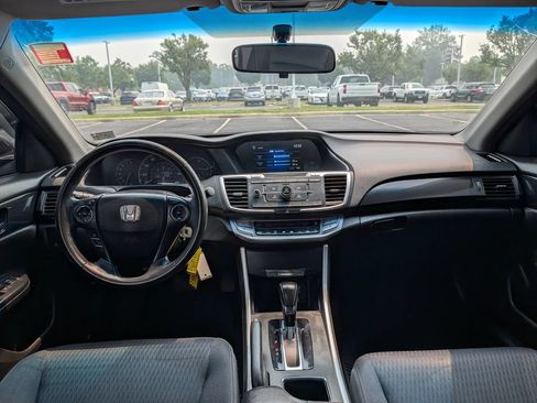 Used 2015 Honda Accord Sport image 2