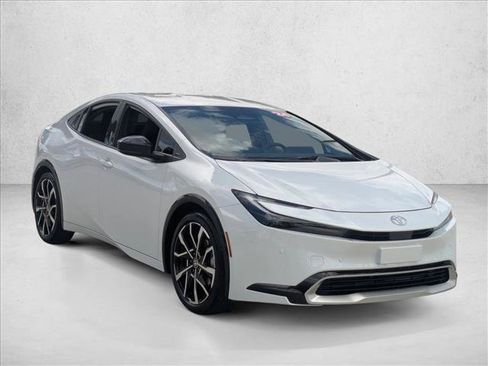 Used 2024 Toyota Prius Prime image 3