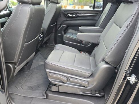 Used 2023 GMC Yukon XL Denali AWD/4WD image 19