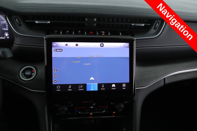 Used 2024 Jeep Grand Cherokee Limited AWD/4WD image 5